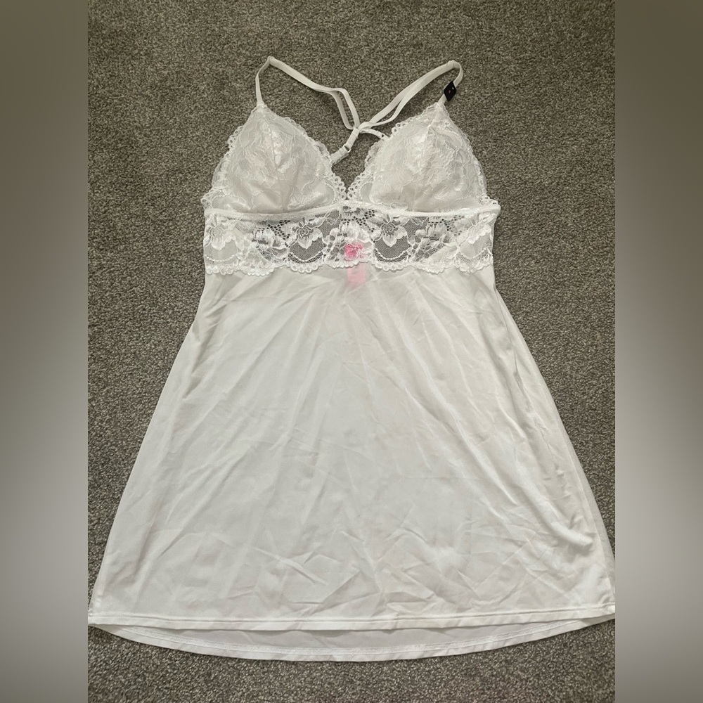 Elegant White Lace Chemise